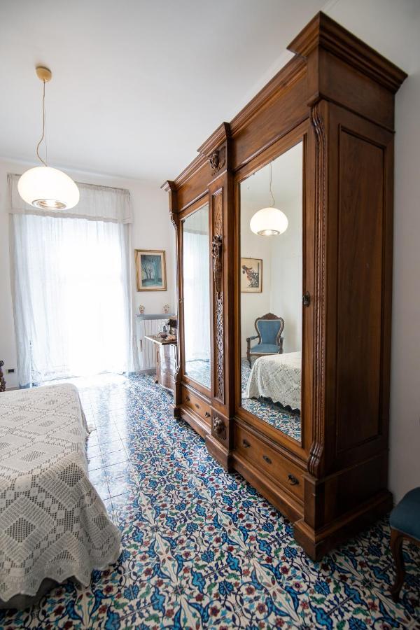 D'Angleterre Guest House Salerno Exterior photo